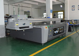 三明家居裝飾聚成墻板背景墻UV打印機與噴繪機的應用與優(yōu)勢